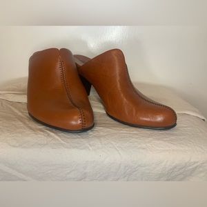 Born crown heels in brown